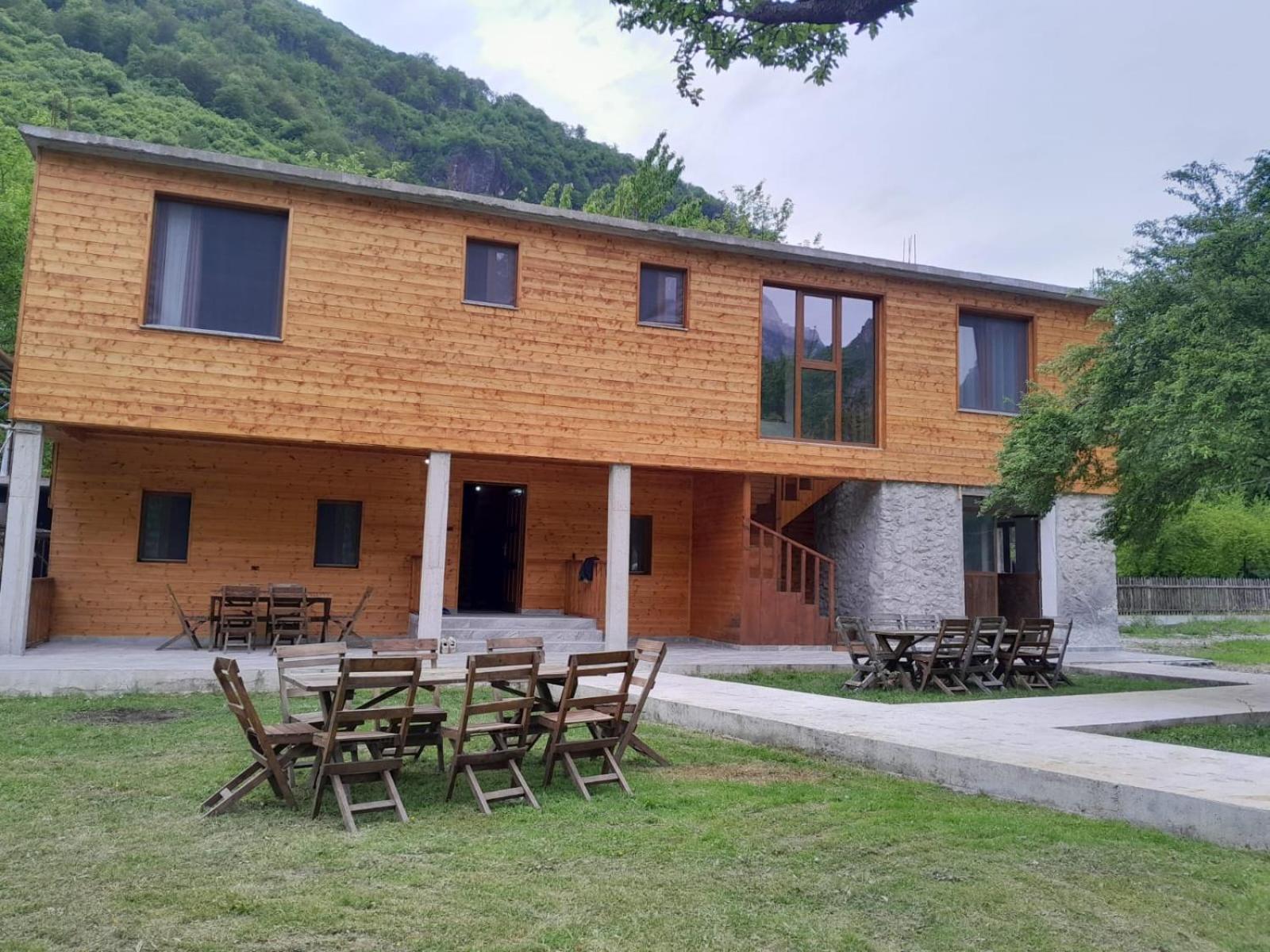 Xhovani Zelna Nderlysaj Extérieur photo